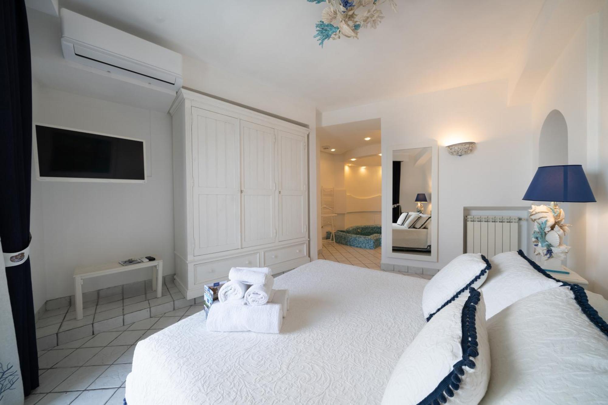 Relais Bijoux Ischia Bed and Breakfast Buitenkant foto